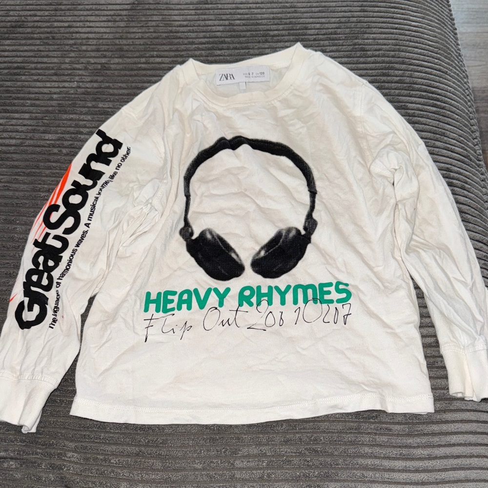 Zara Cream Long Sleeve Tee with Headphone Graphic